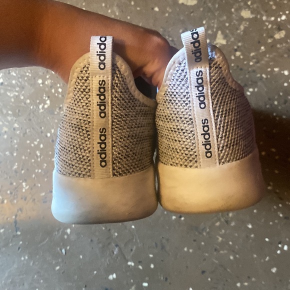 Women’s adidas sneakers size 8 - Picture 3 of 5